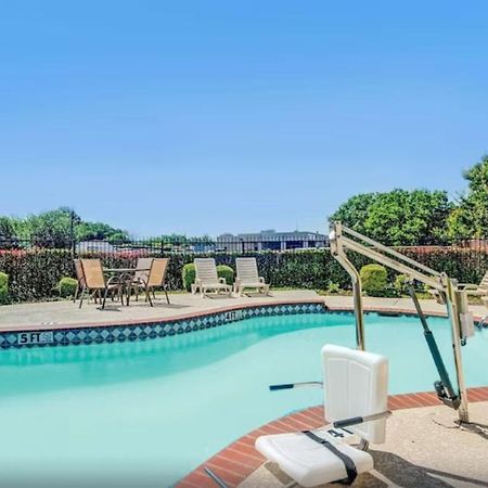 Super 8 By Wyndham Mckinney/Plano Area Extérieur photo