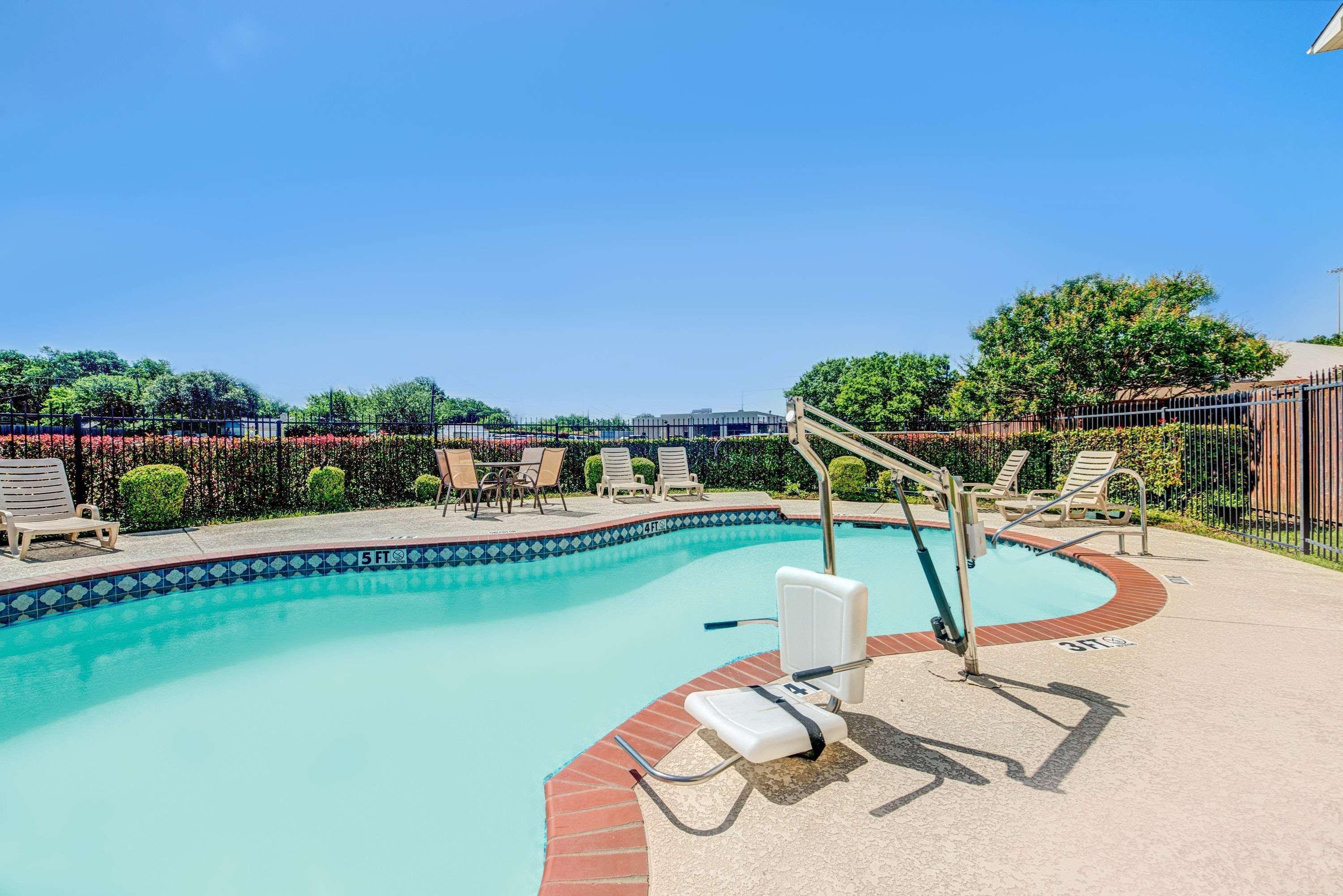 Super 8 By Wyndham Mckinney/Plano Area Extérieur photo